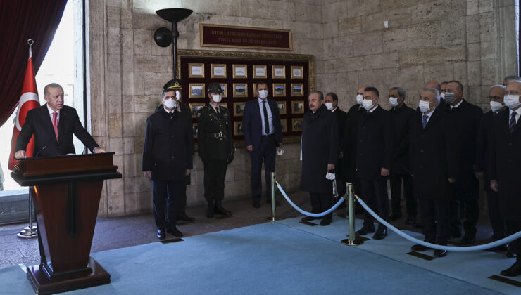 Erdoğan Anıtkabir’de: 2023 hedeflerimize kararlılıkla ilerliyoruz