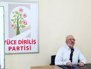Sezai Karakoç’un Yüce Diriliş Partisi siyasi hayatına devam edecek… Büyük Kongre’ye kadar parti temsil yetkisi Yılmaz’a verildi