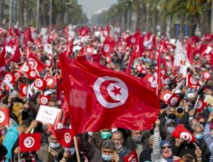 Nahda Hareketi, Tunus Cumhurbaşkanı Said’in “anayasayı ihlal girişimlerine” tepki gösterdi