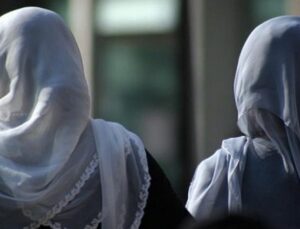Özbekistan’da başörtüsü yasağı yeniden yürürlüğe girdi