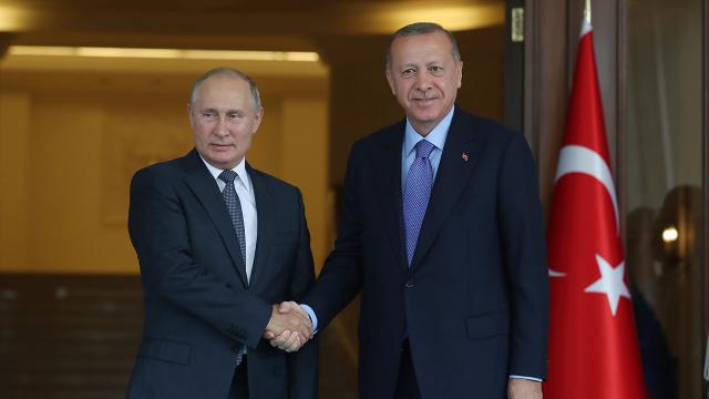 Erdoğan Putin’le görüştü: Türkiye üzerine düşeni yapmaya hazır