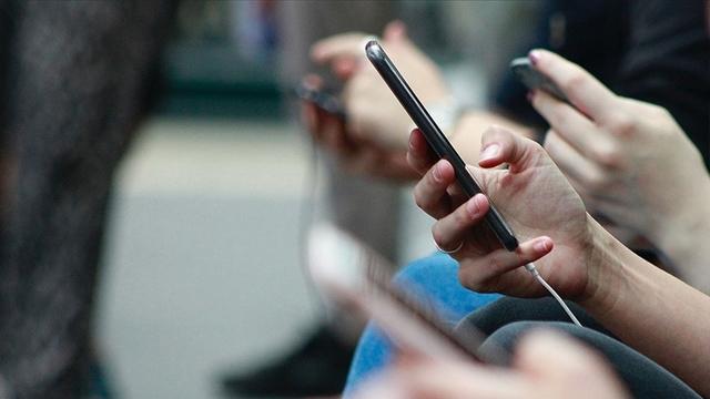 Eski cep telefonları ekonomiye kazandırılıyor