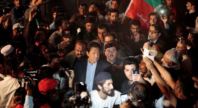 Pakistan’da neler oluyor?
